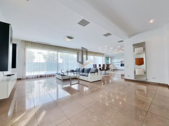 Rent Unfurnished 4 bedroom villa | Garden & Swimming Pool - Photo 1