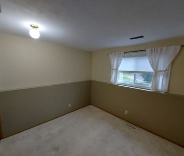 2 BEDROOM TOWNHOUSE IN BOWER! - Photo 1