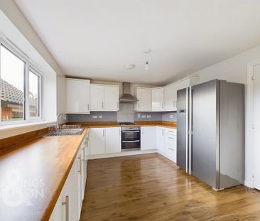 5 bedroom detached house to rent - Photo 4