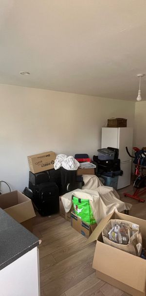 Great West Road, Hounslow - Photo 1