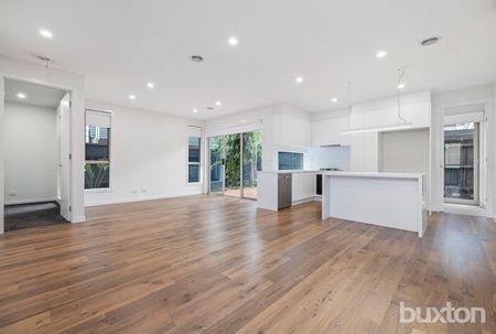 Designer Style with Every Indulgence - Metres from Parkdale Beach! - Photo 3