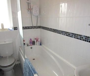 2 bedroom semi-detached house to rent - Photo 4