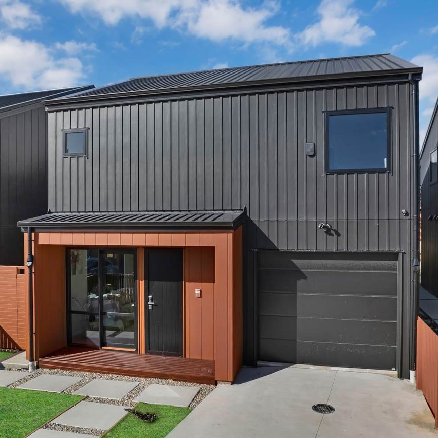Modern living in Karaka - Photo 1