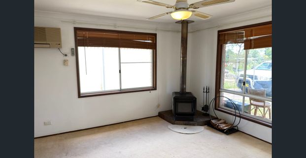 Comfortable 3 Bedroom Home in a Quiet Street - Photo 1