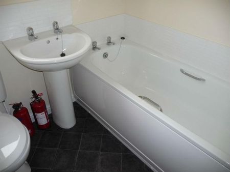 2 bedroom terraced house to rent - Photo 5