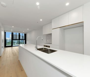 Brand New Living at "The Shard" - Modern Style and Ultimate Conveni... - Photo 3