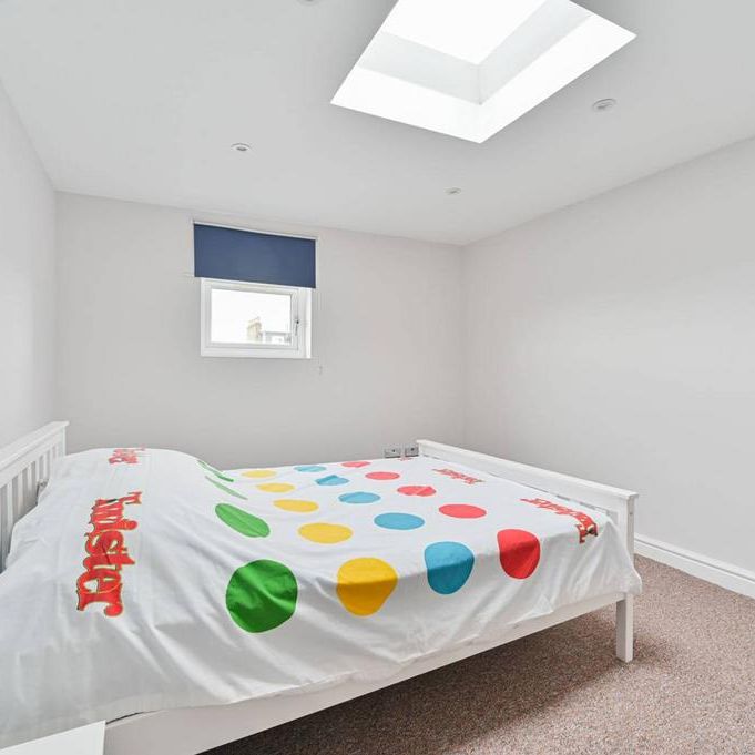 3 bedroom flat to rent - Photo 1