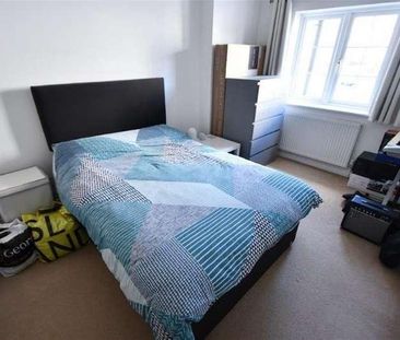 Bedroom Ground Floor Apartment In Godalming, GU7 - Photo 2