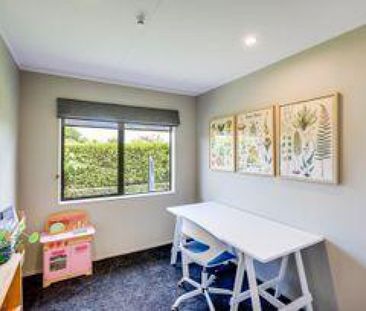 Executive 3-bedroom home with office - prime ... - Photo 6