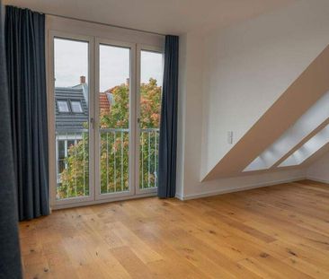 Penthouse-Maisonette-Wohnung mit 17m² Dachterrasse, EBK und begehba... - Foto 1