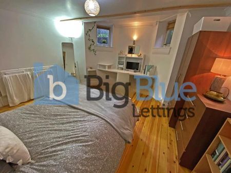 4 bedroom terraced house to rent - Photo 3