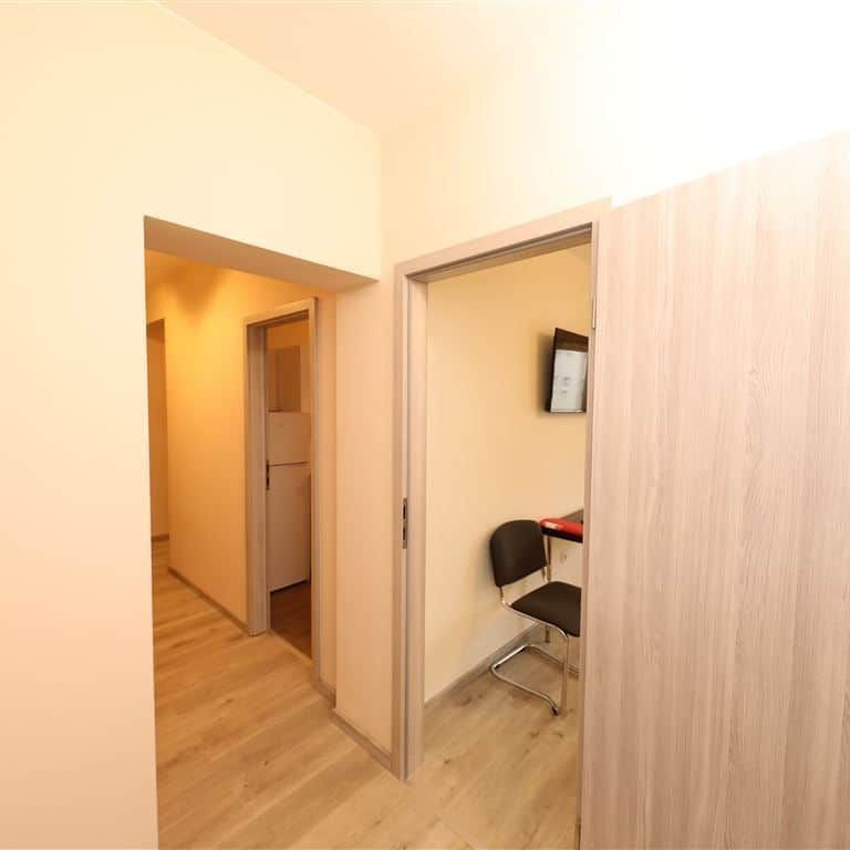 Immobilien-Richter: Top – Neu-möblierte 2-Zimmerwohnung in guter Lage von Düsseldorf-Unterrath - Photo 1