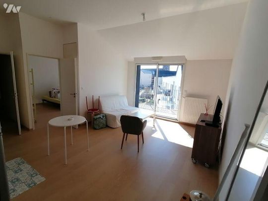 SAINT ERBLON, PLEIN CENTRE - Appartement T2 de 42 m² environ, au 3ème et dernier étage - Constr... - Photo 1