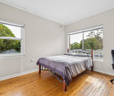 Solid classic double brick family home directly opposite Edwards Park - Photo 3