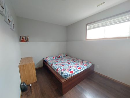 Beautiful 5 Bedroom House In Oriole Park! - Photo 2