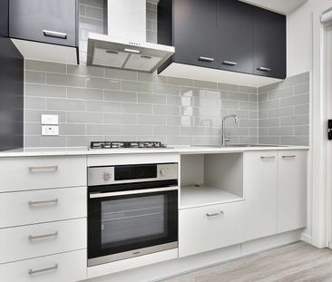 Brand new duplex boasting a low-maintenance lifestyle - Photo 5