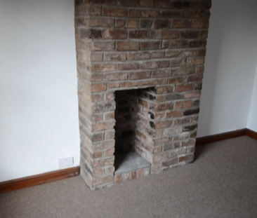 1 Providence Cottage, Dippons Lane, Perton, Wolverhampton, WV6 7LQ - Photo 1
