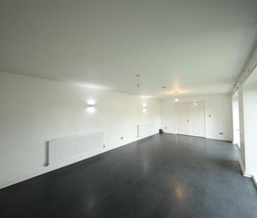 3 bedroom detached bungalow to rent - Photo 3