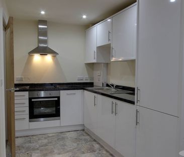 2 Bedroom - Photo 2