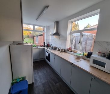Room in a Shared House, Wychwood Ave, LU2 - Photo 1