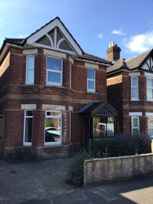 Prime 5 Double Bed Student House on Osborne Road - Photo 1