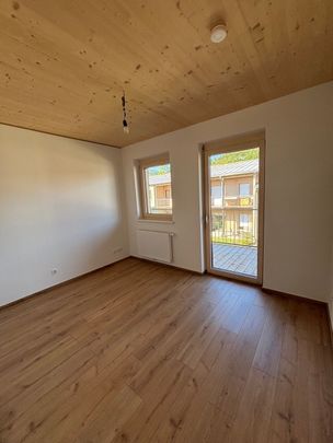 ERSTBEZUG - Großzügige 4-Zimmer-Wohnung in ruhiger Lage mit Balkon - Photo 1