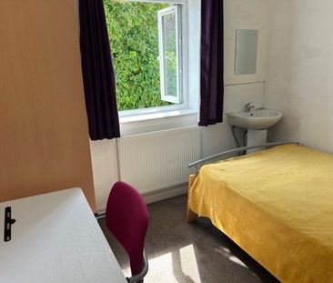 Penhurst Place, Brighton 1 bedroom house share to rent - Photo 3