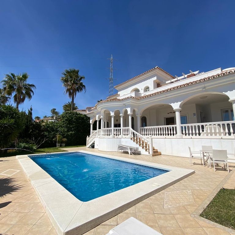 Luxury Villa for rent in Mijas Costa, Spain - Photo 1