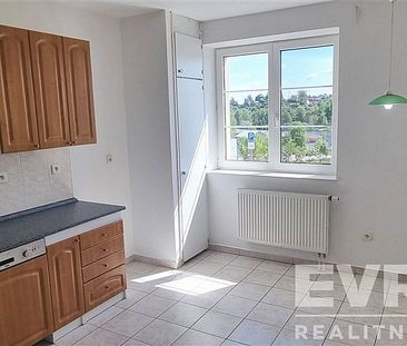 Pronájem bytu 3+1 72 m² - Fotografie 2