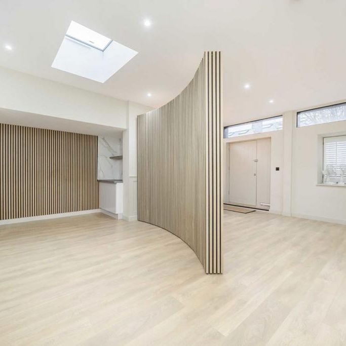 2 bedroom maisonette to rent - Photo 1