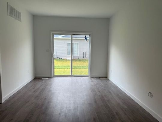 For Lease - 32 Waterleaf Trail, Welland, Ontario - Photo 1