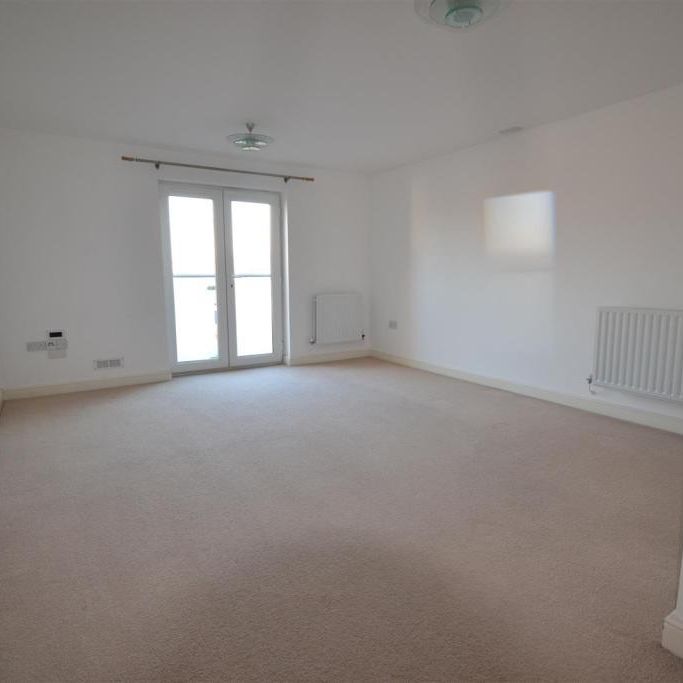 3 bedroom flat to rent - Photo 1