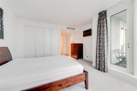 1 bedroom flat in 36 Westferry Circus - Photo 5