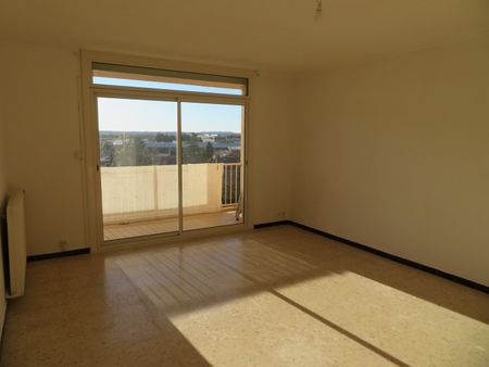 T3+GARAGE 545€ H.C St-Cesaire Nîmes, 71m² - Photo 2