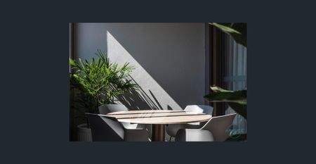 Furnished 3 Bedroom Apartment - Walk to James St & HSW - Photo 4