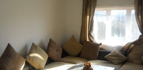 Voici un 4 et demi dans un quartier tranquille pour 1295$ à Laval - Photo 2