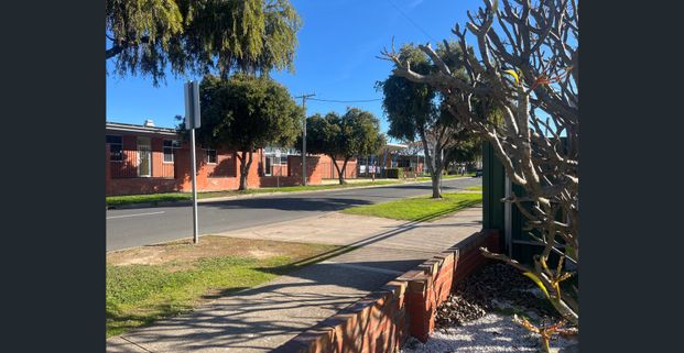 Newly renovated spacious 2 bedroom home - Photo 1