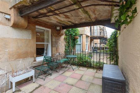 Basement Front, 18 Huntly Gardens - Photo 5