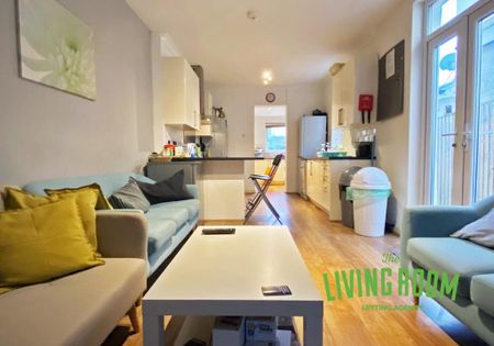 8 bedroom house to rent - Photo 2