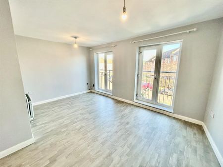 4 BED Town house To rent - Photo 5