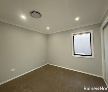 128 Portland Drive, Cameron Park, NSW 2285 - Photo 4