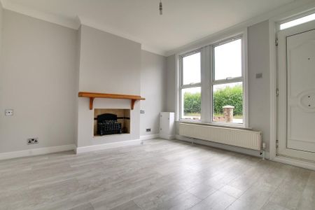 2 bedroom terraced house to rent - Photo 2