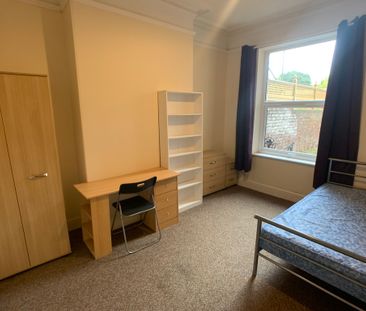 Feversham Crescent, Wigginton Road - P2111 - Photo 5