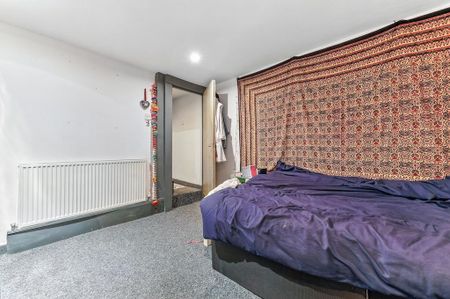 5 bedroom terraced house to rent - Photo 4