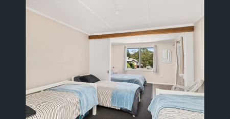 Walk to town - Photo 3