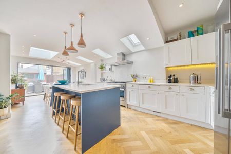 3 bedroom terraced house to rent - Photo 4