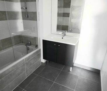Location Appartement 4 pièces 77m² JUVIGNAC 34990 - Photo 3