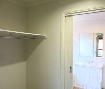 Great Centaral Location! - Photo 6