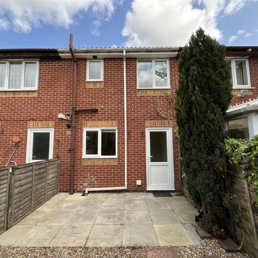 2 bedroom Terraced House to rent - Photo 1