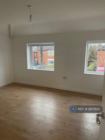 3 bedroom semi-detached house to rent - Photo 3